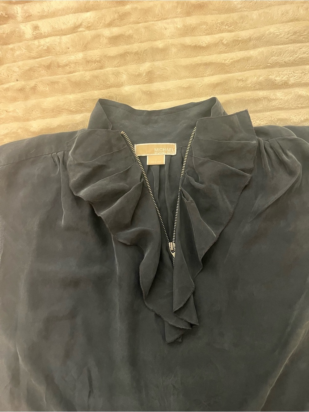 Michael Kors 100% silk Navy/Black Ruffle Zip Women's Sleeveless Blouse